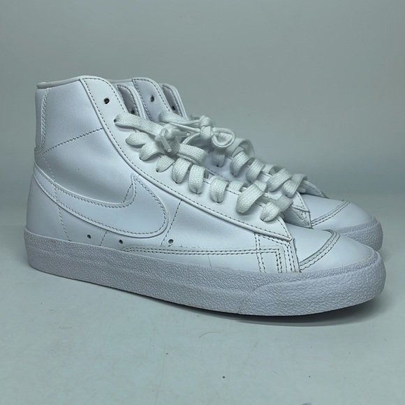 Used Nike Women's Blazer Mid 77 Athletic Shoes Triple White CZ1055-117 - Picture 2 of 8